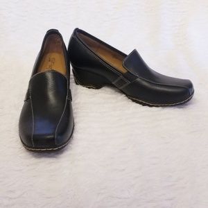 Sofft / Euro Soft  Black Leather Wedge Loa…